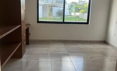 VENTA DE CASA NUEVA EN GRAN JARDIN