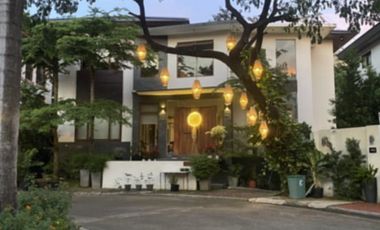 For Sale: House and Lot in Paseo De Magallanes Makati City, P195M