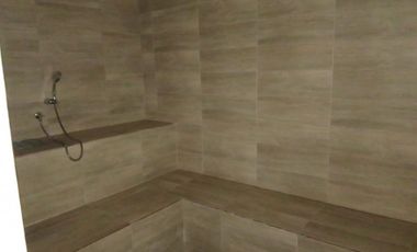 Local comercial en alquiler en Cdla. Guayacanes