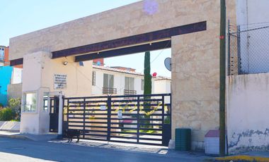 Casa en venta, Fraccionamiento Paseo del Roble N. 31,San Francisco Ocotlán, Puebla.