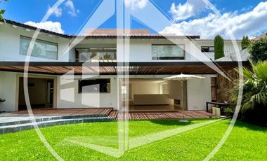 EXCLUSIVA RESIDENCIA CON EXCELENTES ACABADOS EN REAL DEL COUNTRY, LOMAS COUNTRY CLUB.