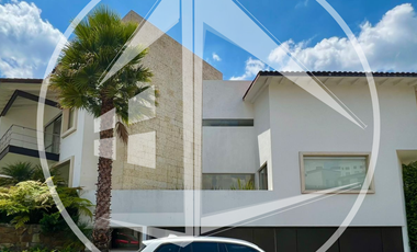 EXCLUSIVA RESIDENCIA CON EXCELENTES ACABADOS EN REAL DEL COUNTRY, LOMAS COUNTRY CLUB.