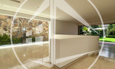 EXCLUSIVA RESIDENCIA CON EXCELENTES ACABADOS EN REAL DEL COUNTRY, LOMAS COUNTRY CLUB.
