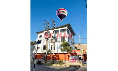 Alquiler Casa De 3 Pisos En El Centro De Talara Comercial // ID: 1122206