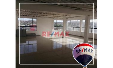 Alquiler Casa De 3 Pisos En El Centro De Talara Comercial // ID: 1122206