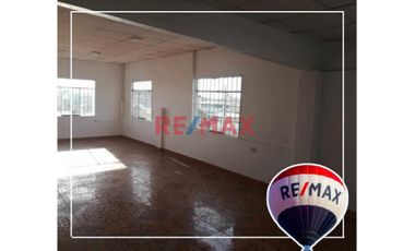 Alquiler Casa De 3 Pisos En El Centro De Talara Comercial // ID: 1122206