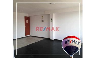 Alquiler Casa De 3 Pisos En El Centro De Talara Comercial // ID: 1122206