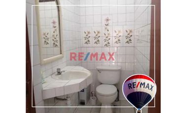Alquiler Casa De 3 Pisos En El Centro De Talara Comercial // ID: 1122206