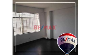Alquiler Casa De 3 Pisos En El Centro De Talara Comercial // ID: 1122206