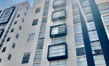 Departamento Exclusivo en Bosque Real con Vista al Campo de Golf