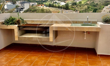 Departamento Exclusivo en Bosque Real con Vista al Campo de Golf