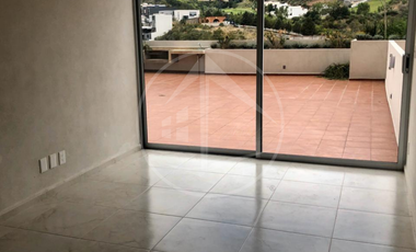 Departamento Exclusivo en Bosque Real con Vista al Campo de Golf
