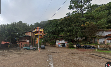 Casa ubicada en colonia Loma Toscana Country Club, Mazamitla, Jalisco, con 4 Recamaras y 380m2. Muy cerda del Parque Tecolote Mazamitla.