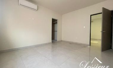 CASA EN VENTA EN FRACCIONAMIENTO VIENNA