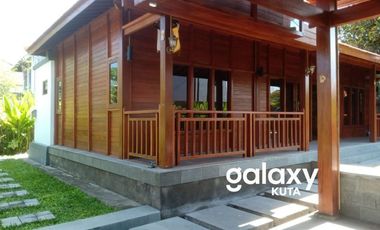 DIJUAL VILLA 1 LANTAI DI SEKAR SARI KESIMAN KERTALANGU DENPASAR, BALI