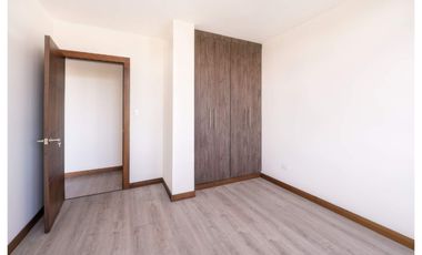 Venta de departamento en Tumbaco, cerca a la Av. Interoceánica, Ruta Viva, centros comerciales y bancos.