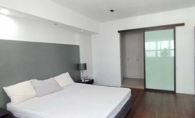 3 Bedroom Furnished with internet  and  1 Parking slot   walking distance to Ayala Centre Cebu @Php95k .