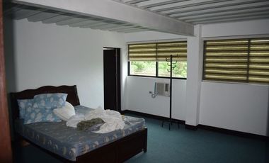 5 BEDROOMS House OVERLOOKING WITH SWIMMING POOL@Php150k