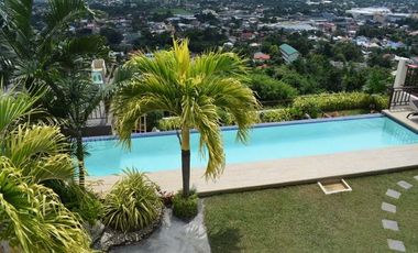 5 BEDROOMS House OVERLOOKING WITH SWIMMING POOL@Php150k