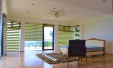 5 BEDROOMS House OVERLOOKING WITH SWIMMING POOL@Php150k