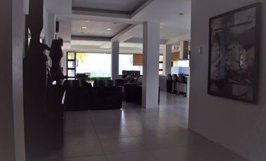5 BEDROOMS House OVERLOOKING WITH SWIMMING POOL@Php150k