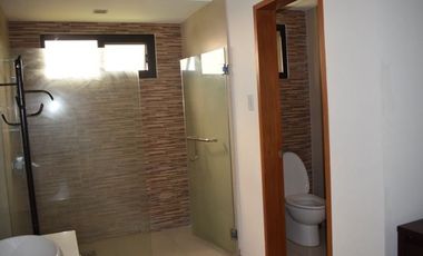 5 BEDROOMS House OVERLOOKING WITH SWIMMING POOL@Php150k