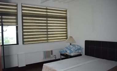 5 BEDROOMS House OVERLOOKING WITH SWIMMING POOL@Php150k