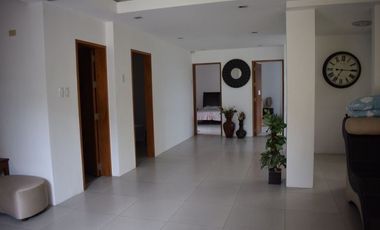 5 BEDROOMS House OVERLOOKING WITH SWIMMING POOL@Php150k
