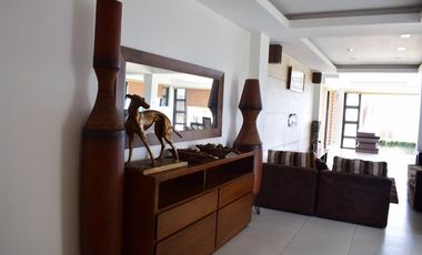 5 BEDROOMS House OVERLOOKING WITH SWIMMING POOL@Php150k