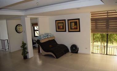 5 BEDROOMS House OVERLOOKING WITH SWIMMING POOL@Php150k