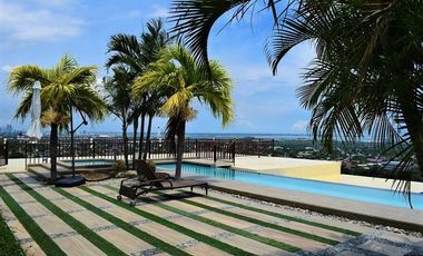 5 BEDROOMS House OVERLOOKING WITH SWIMMING POOL@Php150k