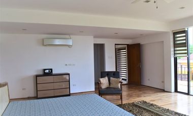 5 BEDROOMS House OVERLOOKING WITH SWIMMING POOL@Php150k