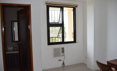 5 BEDROOMS House OVERLOOKING WITH SWIMMING POOL@Php150k
