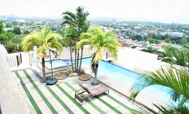 5 BEDROOMS House OVERLOOKING WITH SWIMMING POOL@Php150k