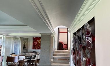 Residencia en Tabachines estilo Cuernavaca californiano, 4 recámaras, bungalow y alberca