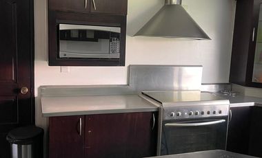 Residencia en Tabachines estilo Cuernavaca californiano, 4 recámaras, bungalow y alberca