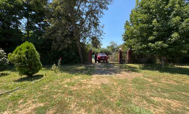 Gran casa con Galpon orilla pavimento km 1.8 Coihueco Miraflores