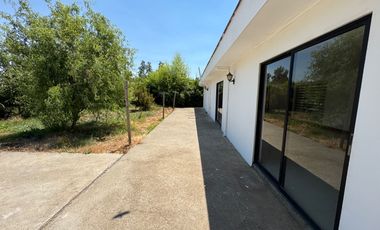 Gran casa con Galpon orilla pavimento km 1.8 Coihueco Miraflores