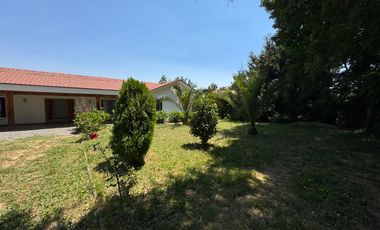 Gran casa con Galpon orilla pavimento km 1.8 Coihueco Miraflores