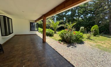 Gran casa con Galpon orilla pavimento km 1.8 Coihueco Miraflores
