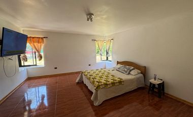 Gran casa con Galpon orilla pavimento km 1.8 Coihueco Miraflores