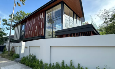 BRAND NEW Corner Luxury in Ayala Alabang: Modern Elegance with 6 Bedrooms & Pool