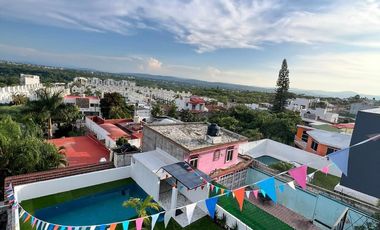 CASA CON ALBERCA PRIVADA  EN FRACCIONAMIENTO