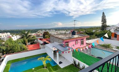 CASA CON ALBERCA PRIVADA  EN FRACCIONAMIENTO