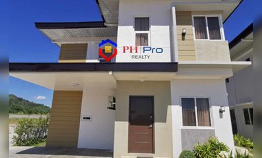 Hausland Subic 4 Bedrooms and 2 Car Park