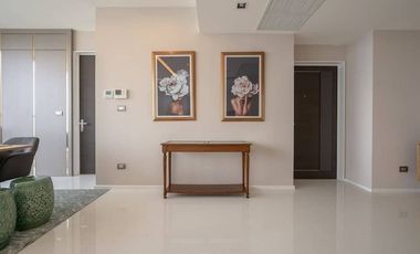 Luxury condo with 2 bedrooms in Sathorn