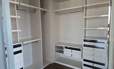 Luxury condo with 2 bedrooms in Sathorn