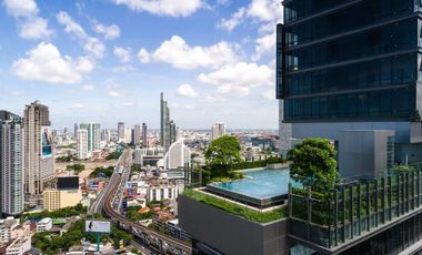 Luxury condo with 2 bedrooms in Sathorn