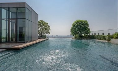 Luxury condo with 2 bedrooms in Sathorn