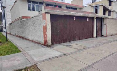 CASA EN Esquina SAN BORJA